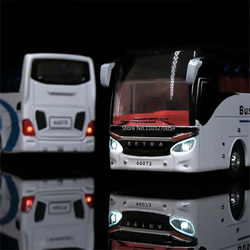 1/32 Alloy Single-layer Bus Car Model Toys Diecast Simulation Metal Business Bus Vehicle Sound Light Pull Back Children Gift Toy