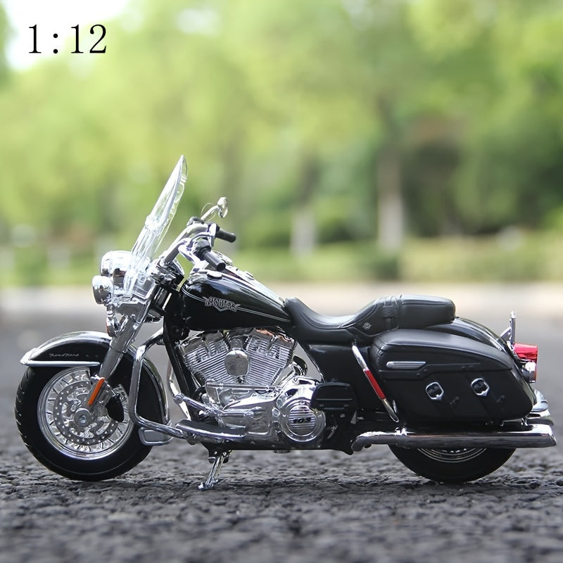 Maisto 1:12 Davidson 2013 FLHRC Road King Classic Die Cast Motorcycle Toy