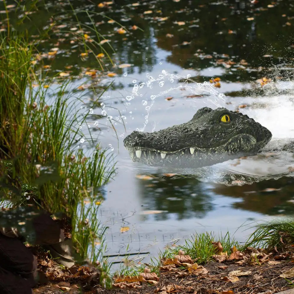 Crocodile RC Boat 2.4G - Waterproof Remote Control Fun