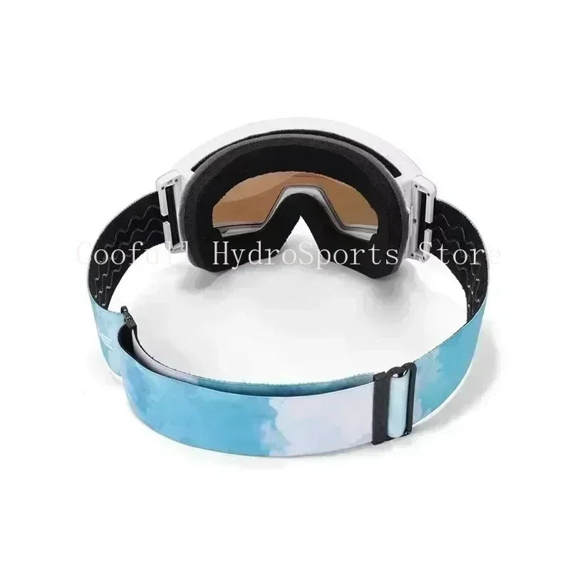 Electrically Heated Ski Goggles &ndash; Magnetic Gradient Lens