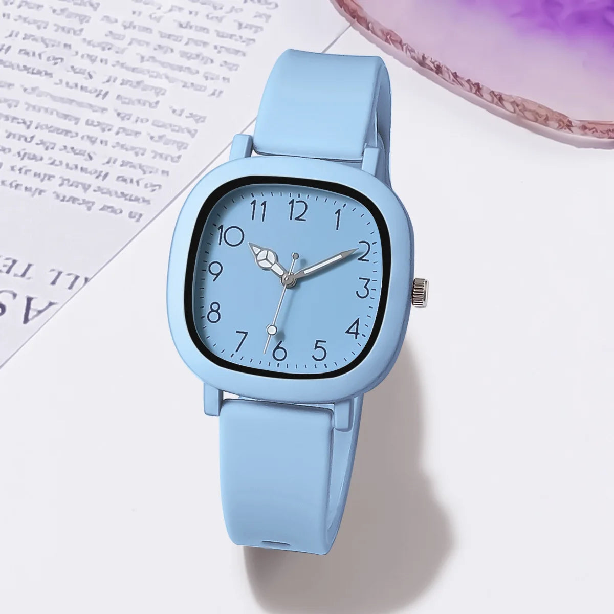 Fashionable Women's Quartz Watch with Silicone Band 2024 Blue