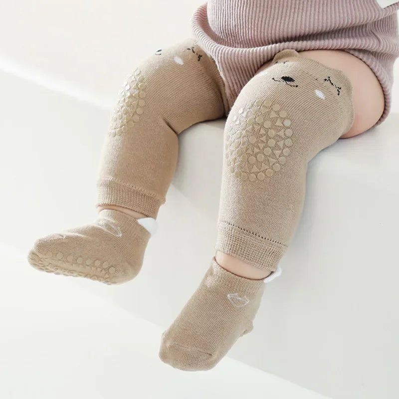 Kids Knee Pads And Anti Slip Socks Set &ndash; Crawling Safety