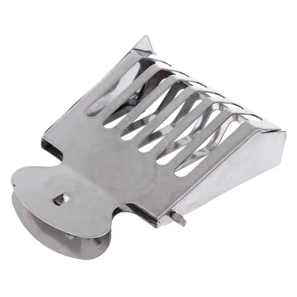 Metal Queen Bee Catcher Clip Cage &ndash; Effortless Queen Capture