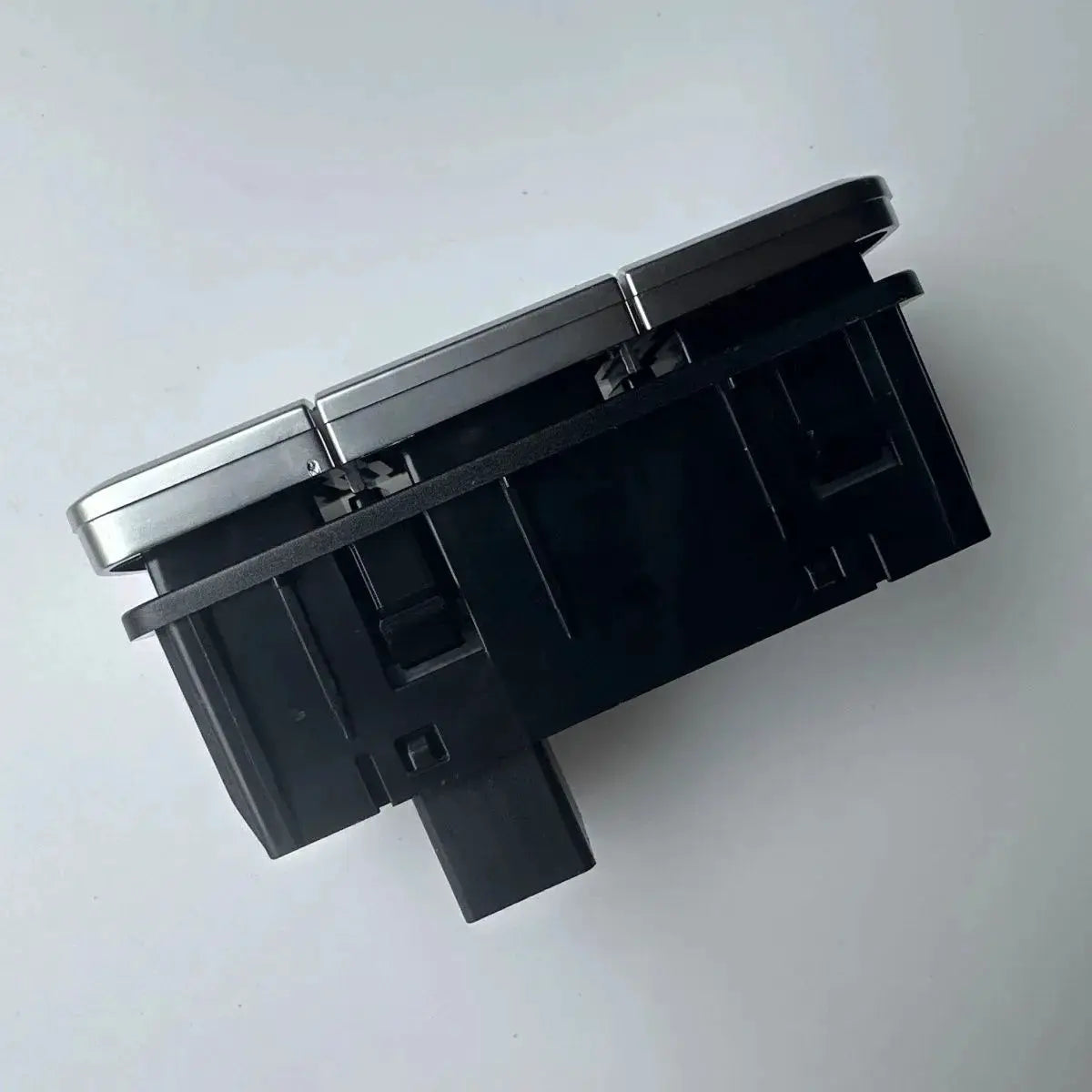 Central Control Switch Warning Switch For JAC J7 3750200U7310 by InterCyprus Trading Ltd