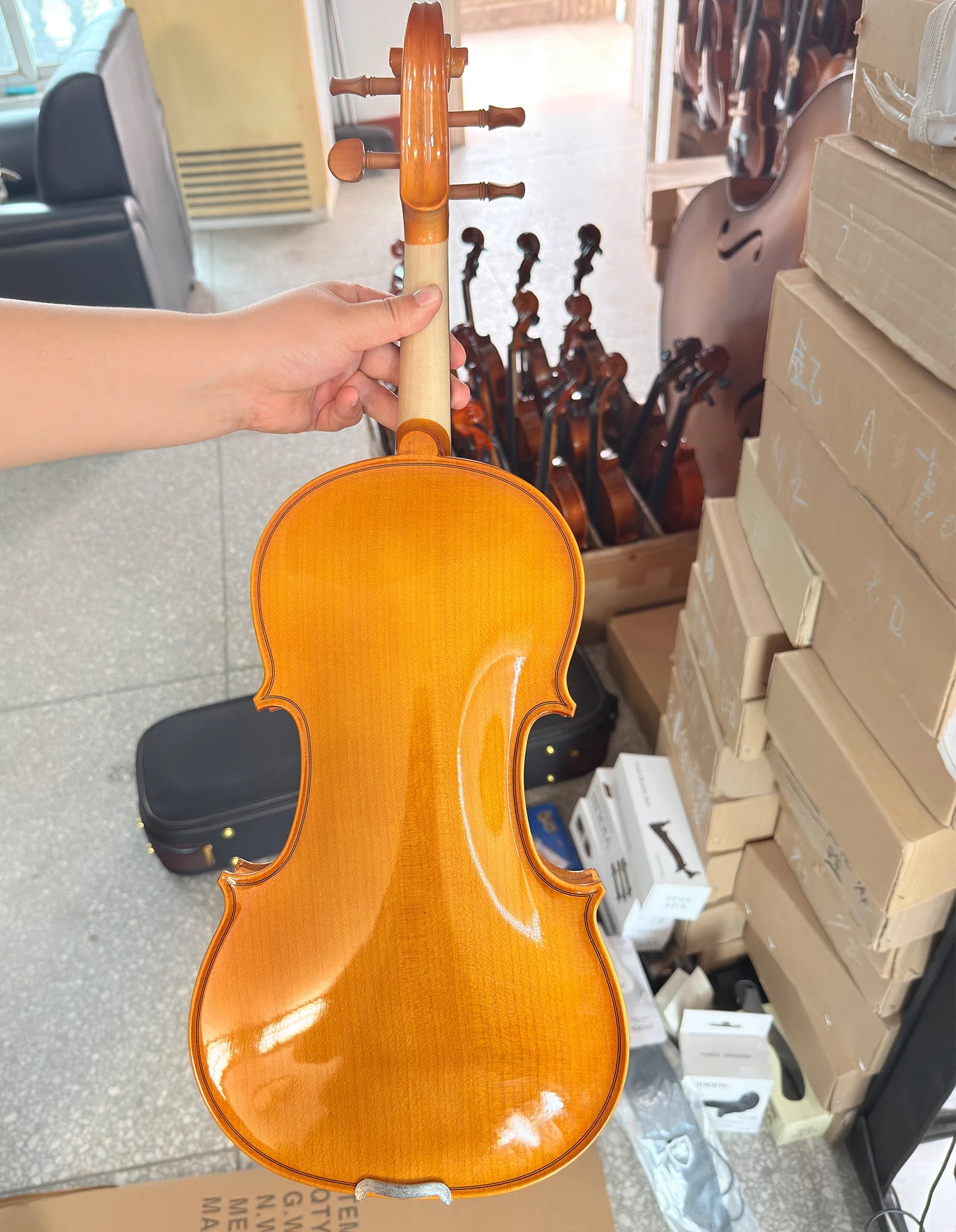 TL001-4A Beginner Handmade Violin &ndash; Includes Hard Case