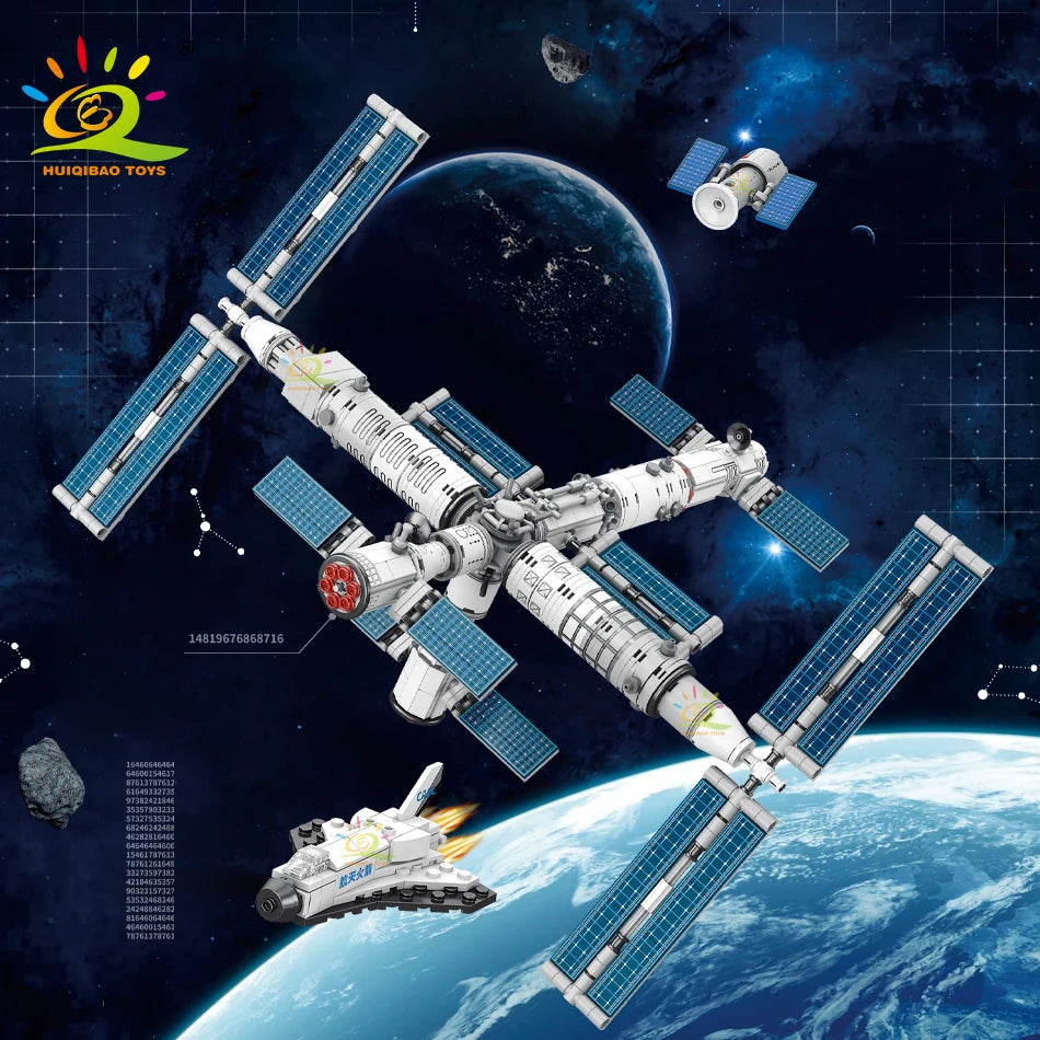 HUIQIBAO Space Station Blocks &ndash; Includes Astronaut Figure