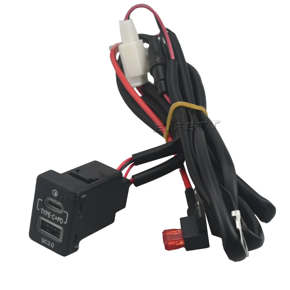 Chargeur USB de voiture avec QC3.0 Type C PD pour Mitsubishi Outlander 2014 2022