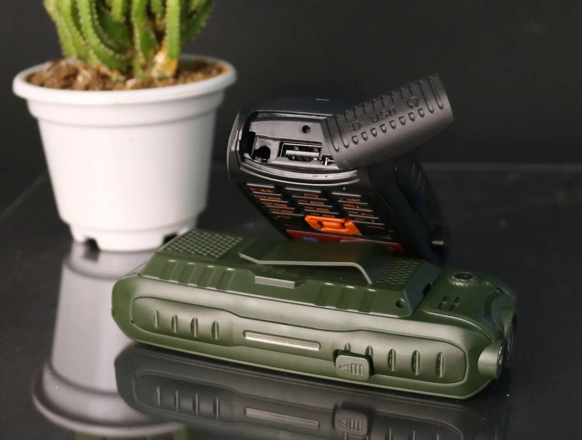 MAFAM Military Shockproof Phone &ndash; Big Battery SOS Button