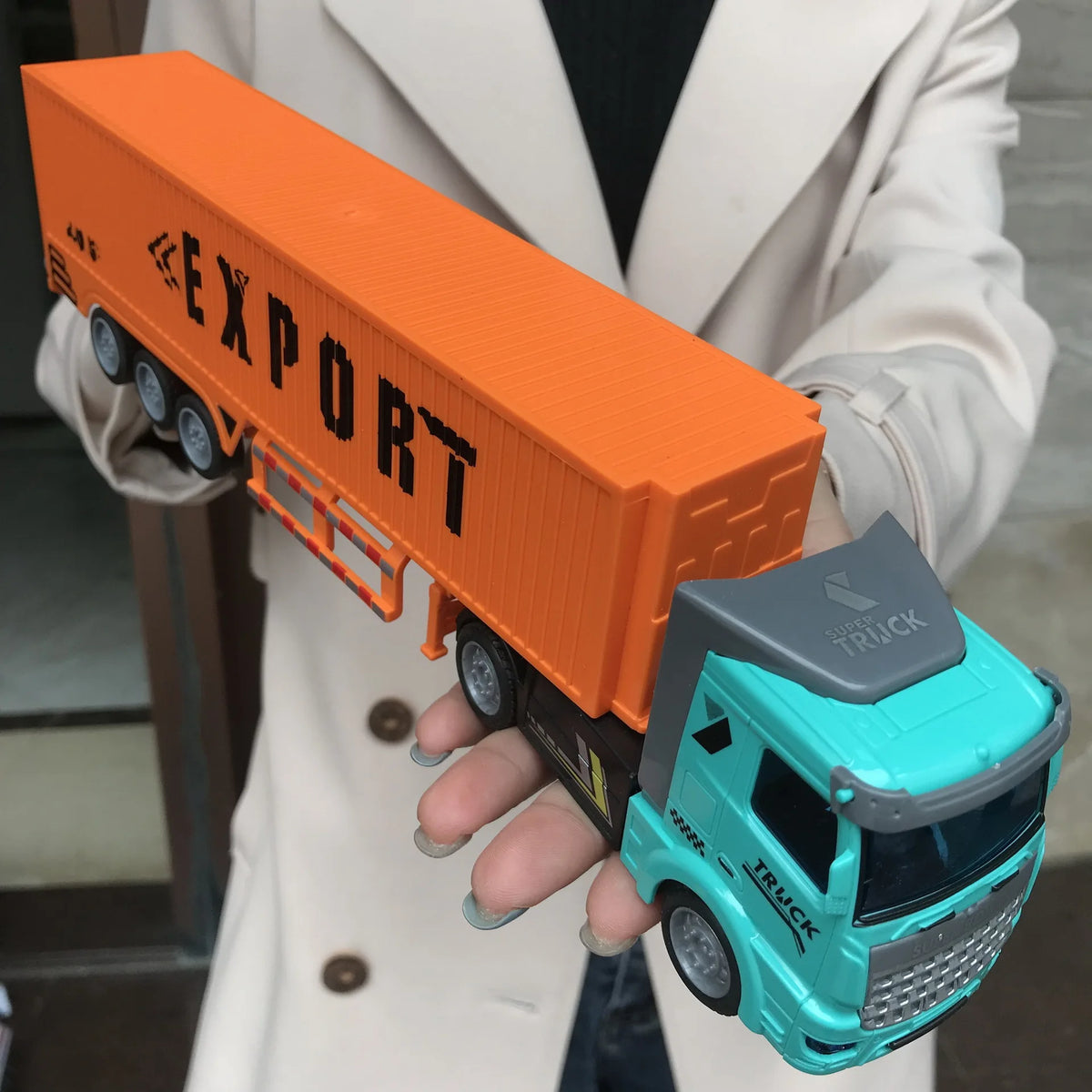 1/48 RC Truck Heavy-Duty Semi Trailer &ndash; 4 Channel RC Control