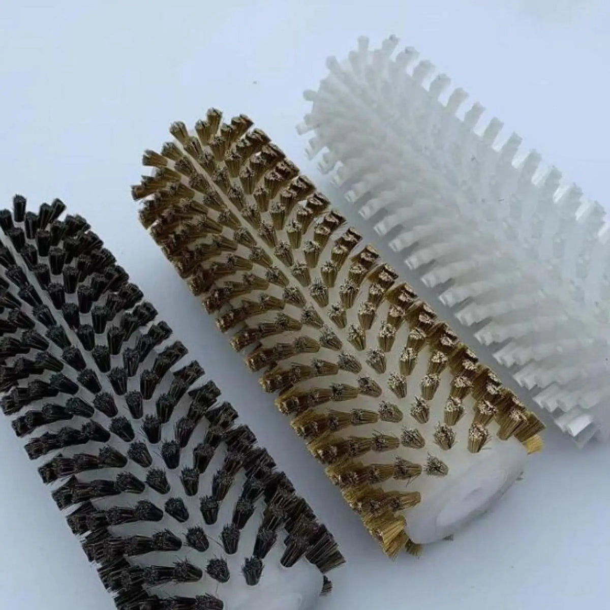 Ski Wax Brush Kit &ndash; Efficient Axle Handle Roller Brush