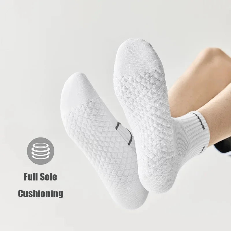 4 Pairs Pro Performance Sport Socks - Breathable Cushioned