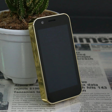 Mini Pocket Size Android Kids Phone - Dual SIM 3G 3.0 Screen Gold pro / add 16G TF card