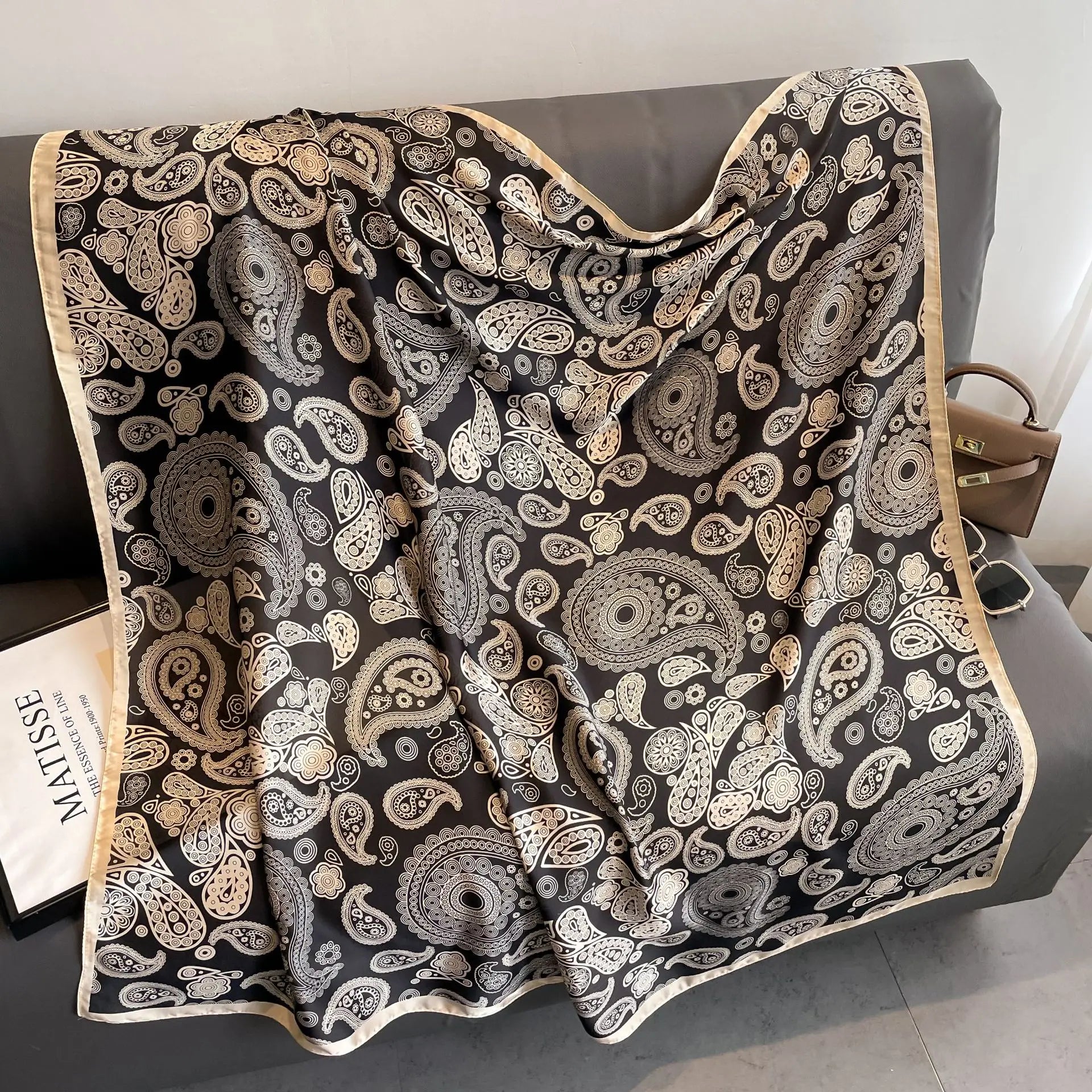 Luxury Horse Print Square Scarf &ndash; Vintage Imitation Silk Elegance 8 / 110X110cm