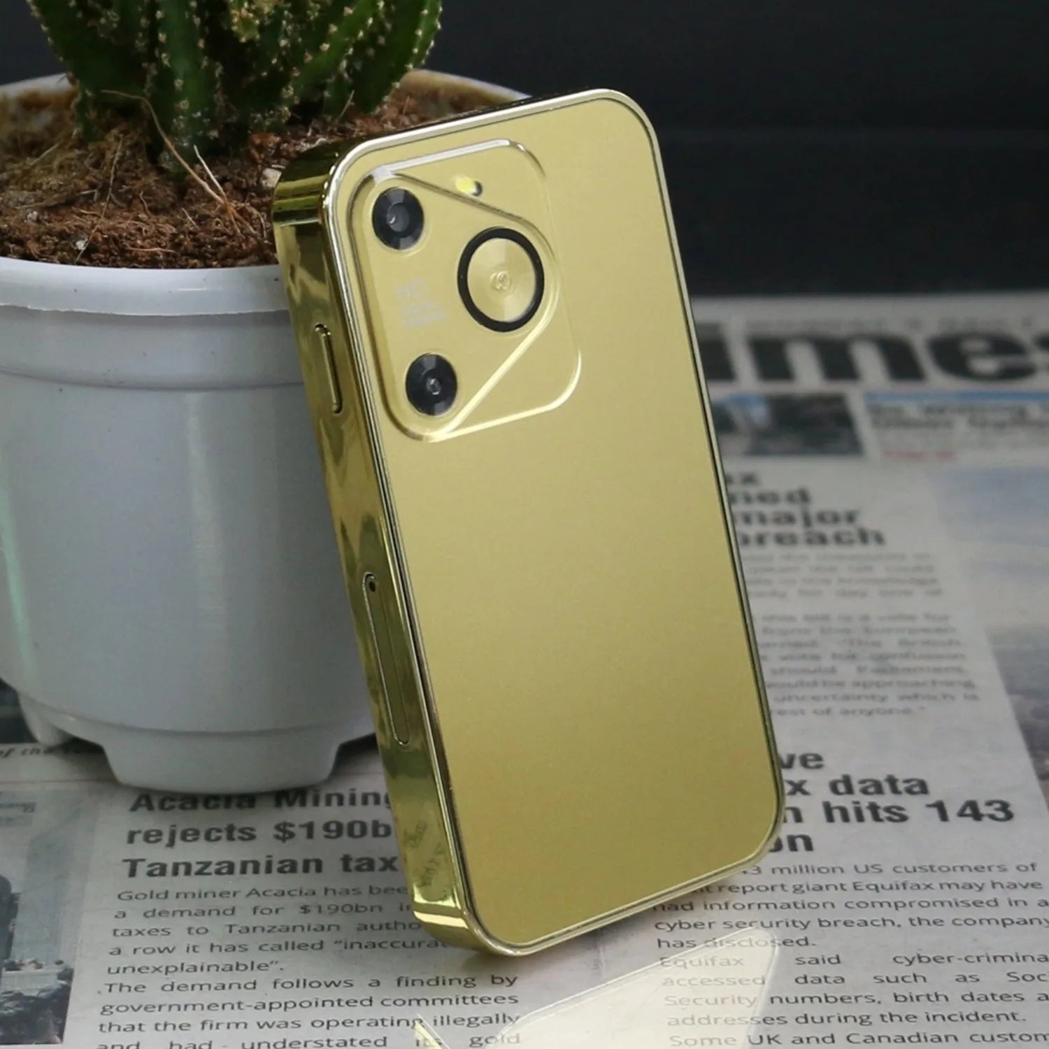 Mini Pocket Size Android Kids Phone - Dual SIM 3G 3.0 Screen Gold / add 16G TF card