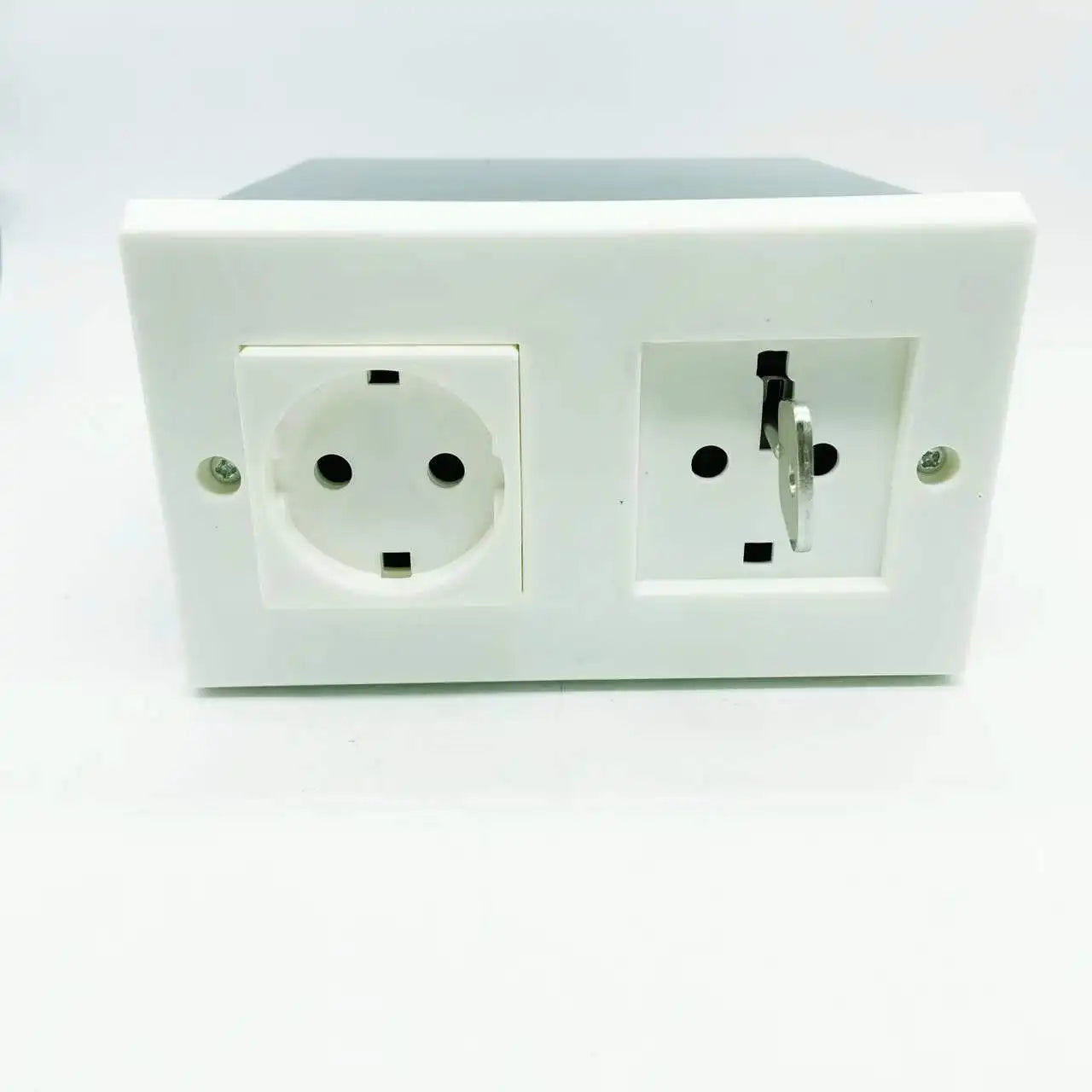Imitation Double Plug Socket Wall Safe &ndash; Covert Stash