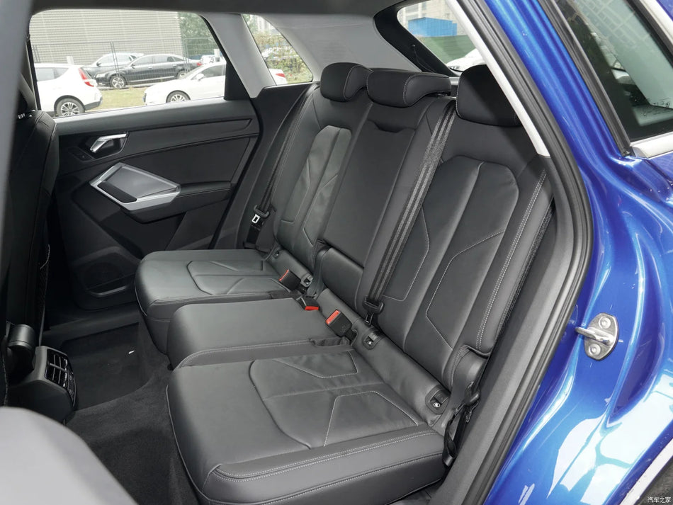 Audi Q3 F3 Sportback Anpassade Syntetläder Sätetäckeset