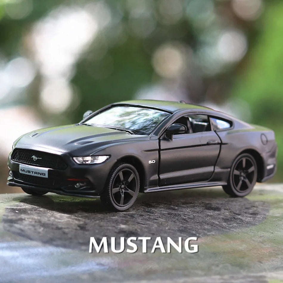 Coche de modelo de aleación de metal fundido para Ford Mustang a escala 1/36