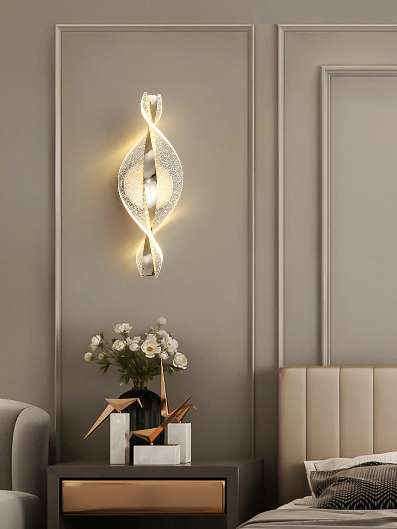 Acrylic 1pc Gold/Black Modern Wall Sconce &ndash; LED Lighting