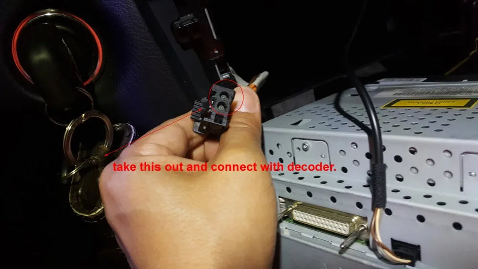 Decodor de fibră optică pentru stereo auto Mercedes-Benz B200 GPS