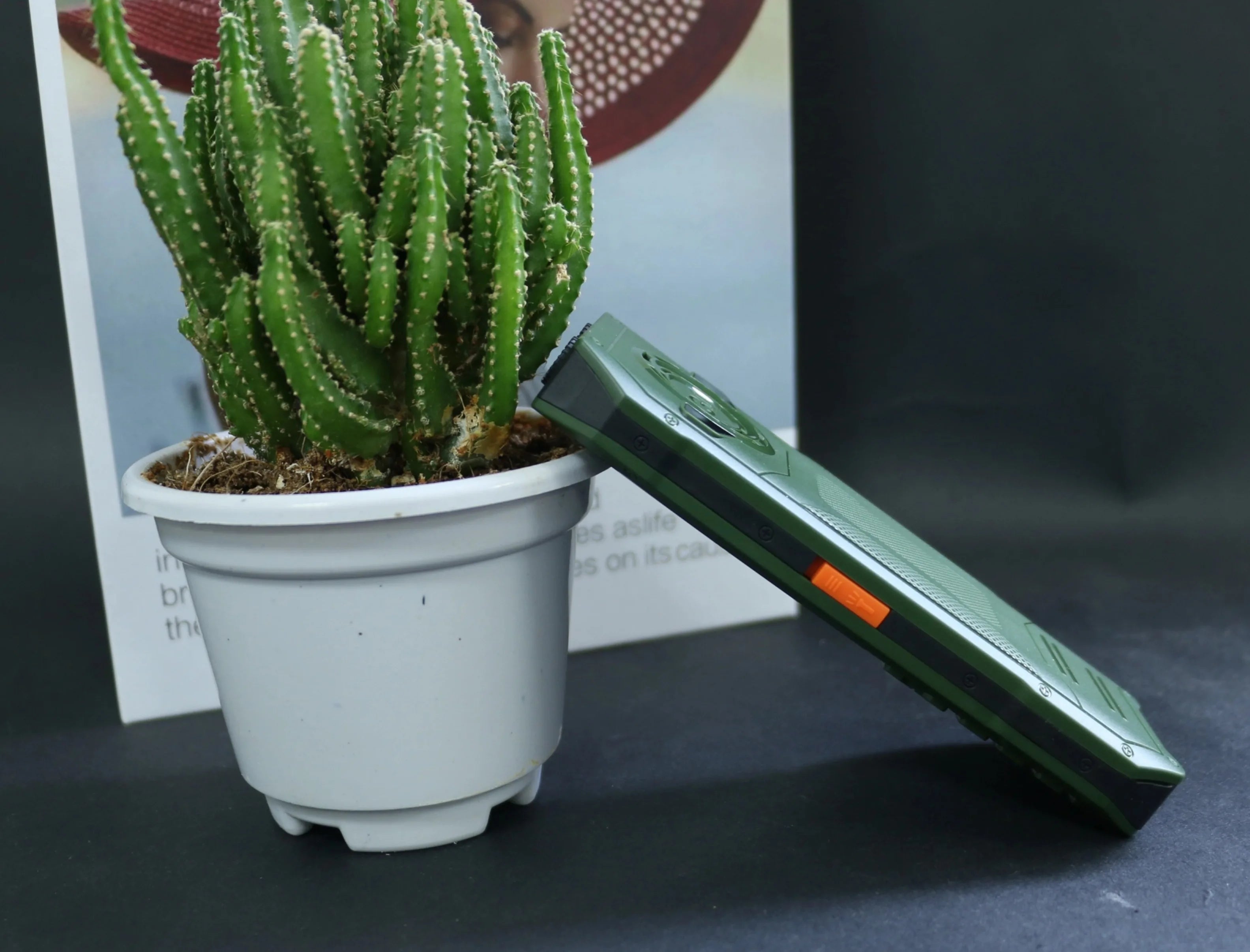 MAFAM Big Button Outdoor Mobile Phone &ndash; Long Battery Life