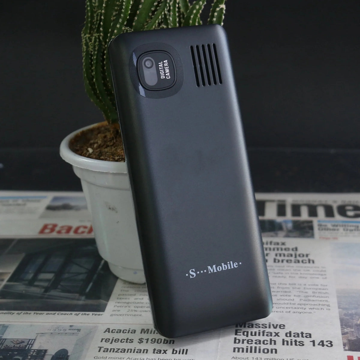 Quad SIM Senior Phone - 2.8 Inch Display and Easy Dial Black / add 16G TF card