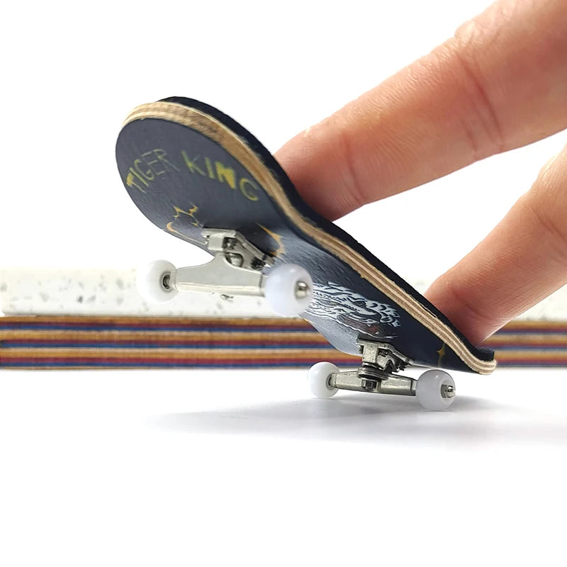 Fingerboard 32MM &ndash; Professional Maple Toy for Creative Fun