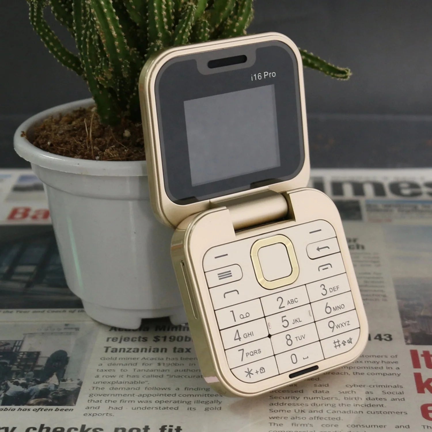 Supper Mini Flip Pocket Size Senior Phone &ndash; Magic Voice Gold / add 16G TF card