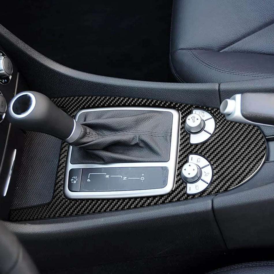 Naklejka z miękkiego włókna węglowego do panelu zmiany biegów Mercedes Benz SLK R171
