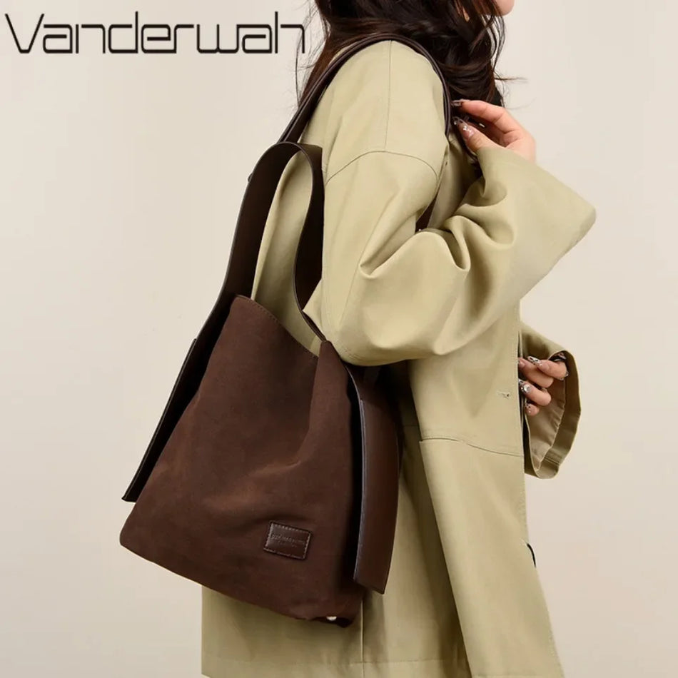 Vanderwah Vintage Bucket Bag for Women, Light Crossbody Tote with Luxury Design and Spacious Interior