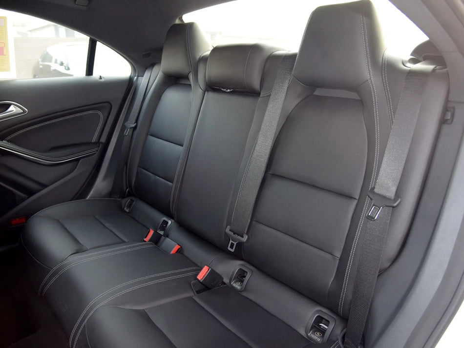 Set di coprisedili in finta pelle per interni Mercedes CLA C117