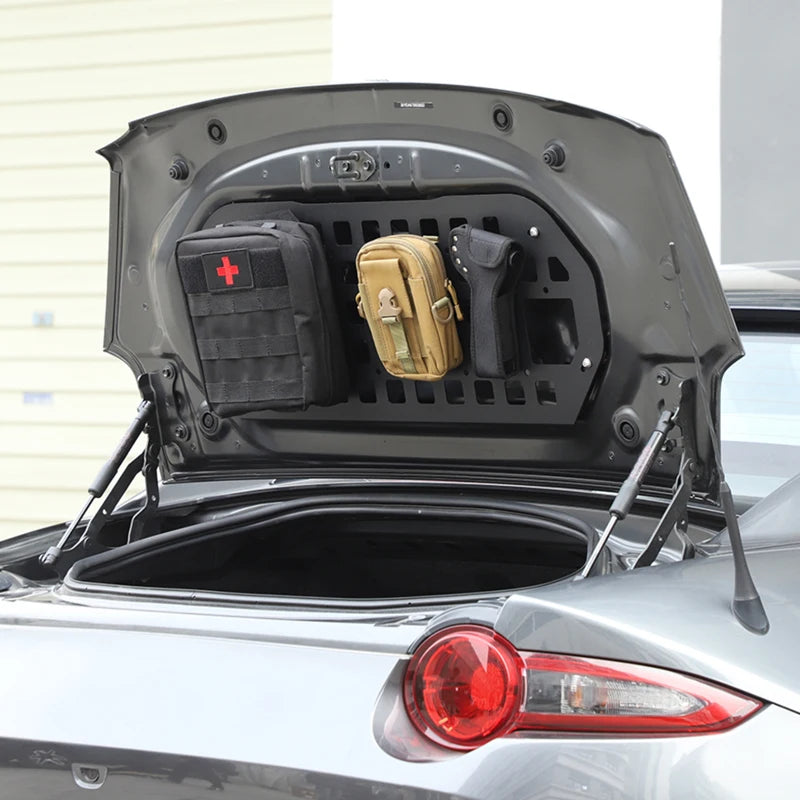 Alumiiniseos musta tavarateline Mazda MX5 ND