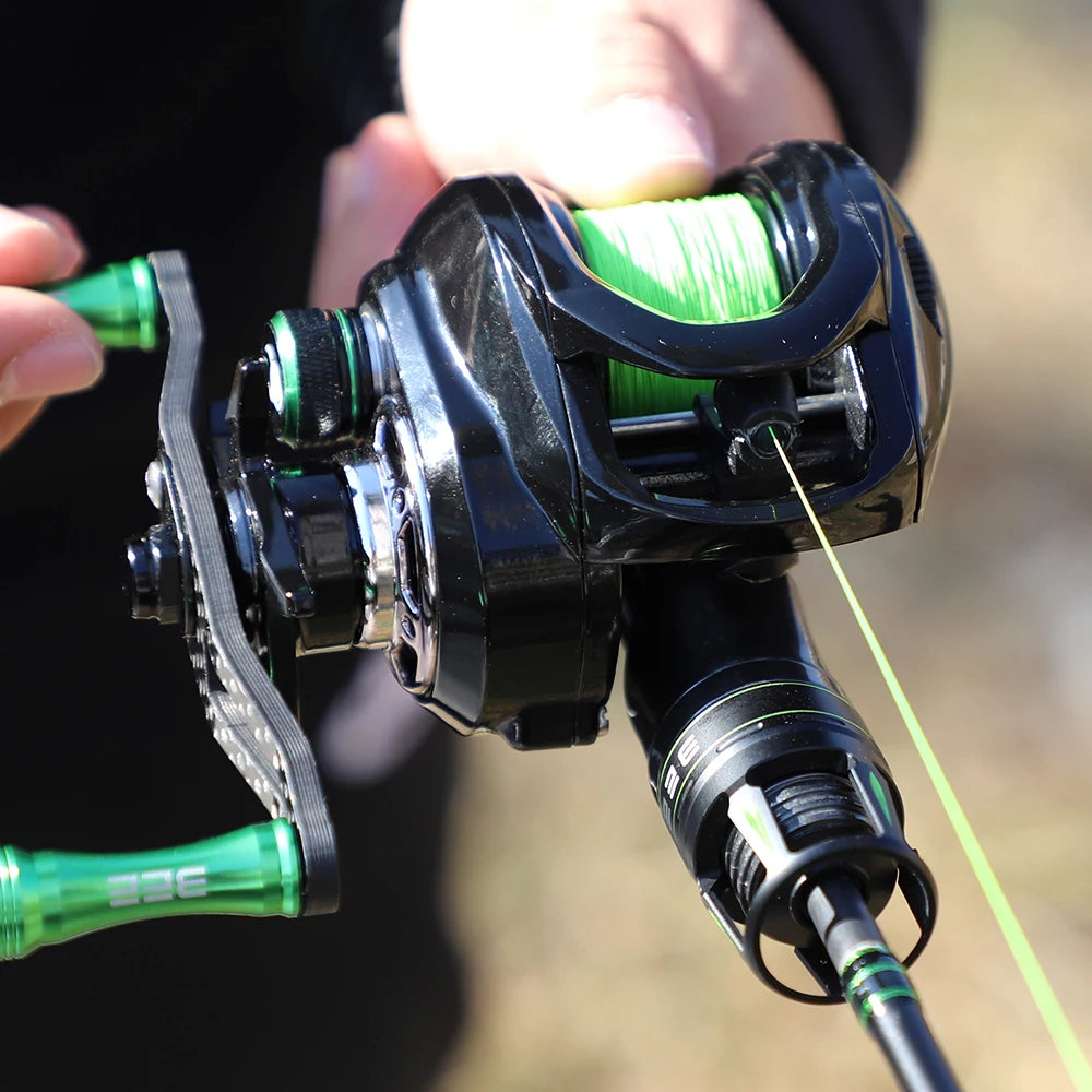 Taigek Real 8+1 Bearings 7.2:1 Gear Ratio Baitcasting Reel - Lightweight Carbon Fiber Fishing Reel