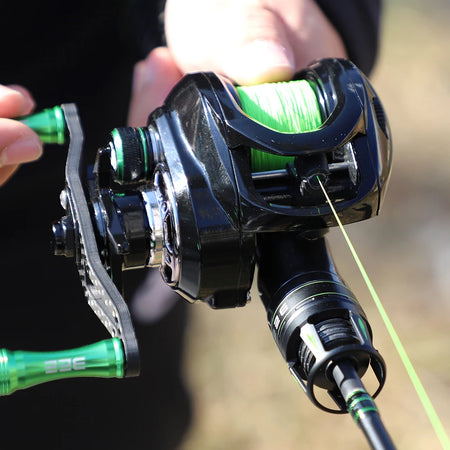 Taigek Real 8+1 Bearings 7.2:1 Gear Ratio Baitcasting Reel - Lightweight Carbon Fiber Fishing Reel