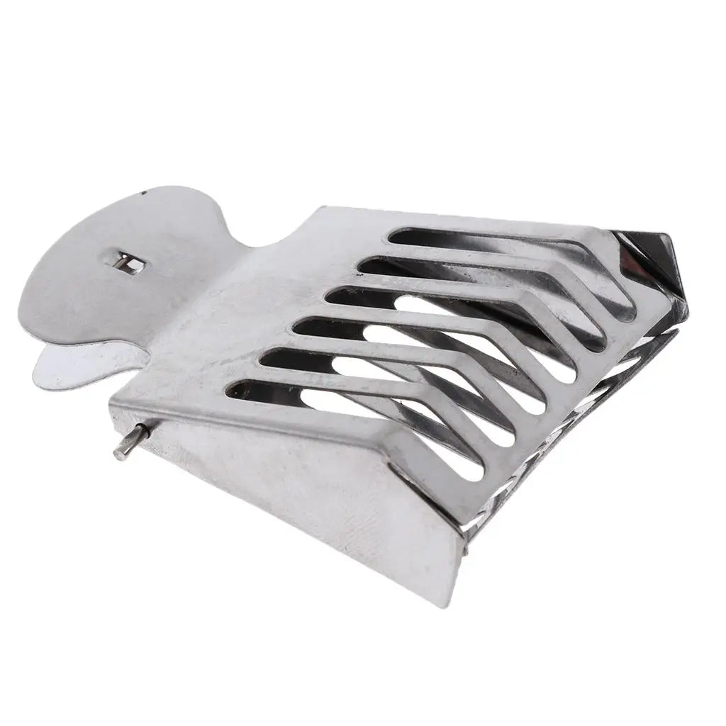 Metal Queen Bee Catcher Clip Cage &ndash; Effortless Queen Capture