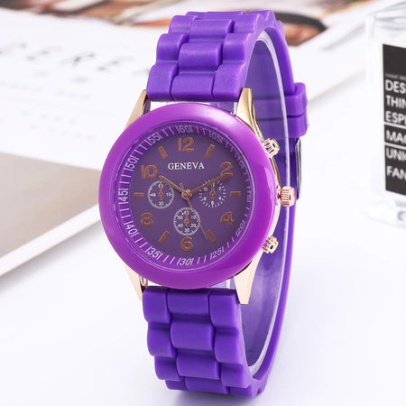 Fashion Quartz Watch for Women with White Silicone Band Purple