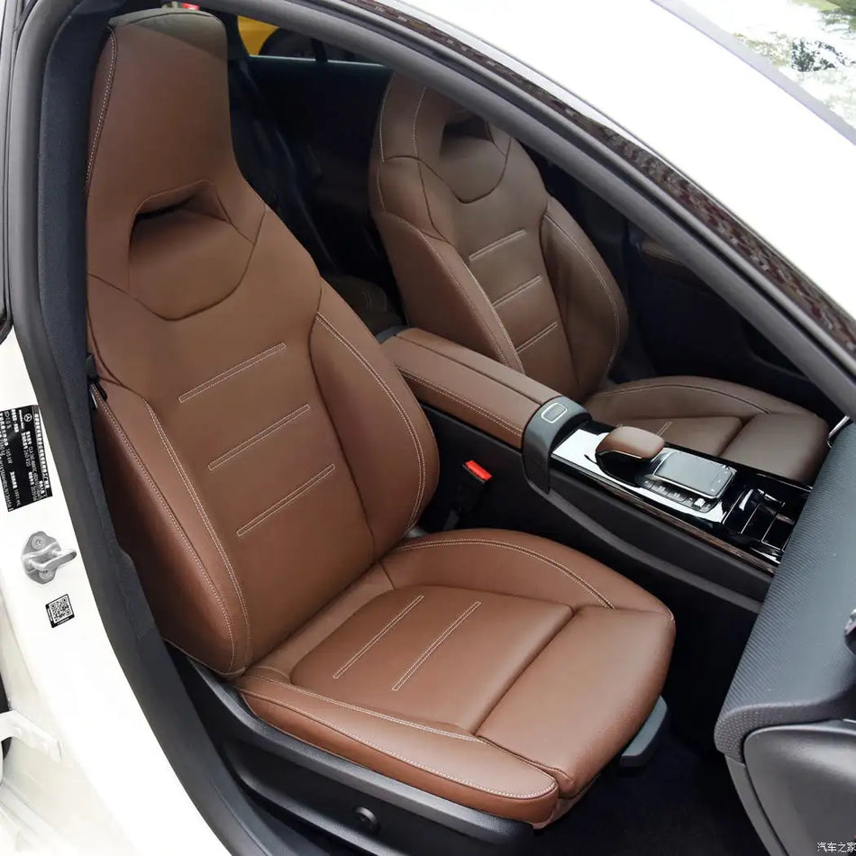 Coprisedili in finta pelle Mercedes CLA adattabili a 360 gradi