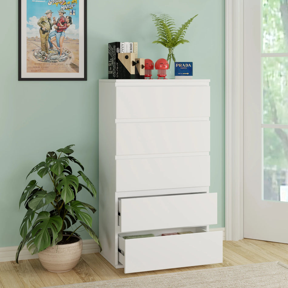 Getone Bílá Vysoká Komoda s 5 Zásuvkami do Ložnice