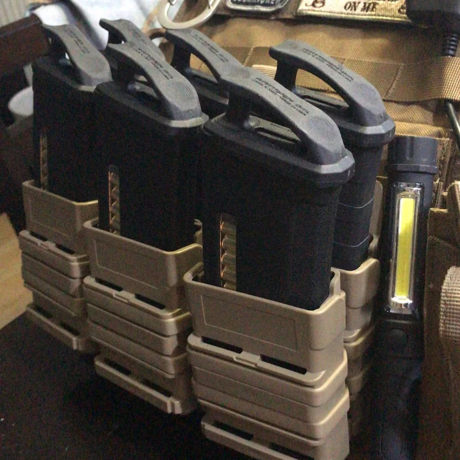 FastMag 5,56 Magazin-Hülle mit MOLLE Clip, Schnellverschluss