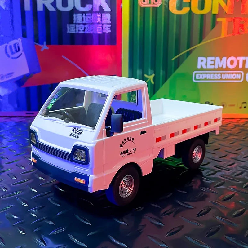 5CH RC Car Remote Control Vehicle &ndash; Realistic Sound and Light Effects