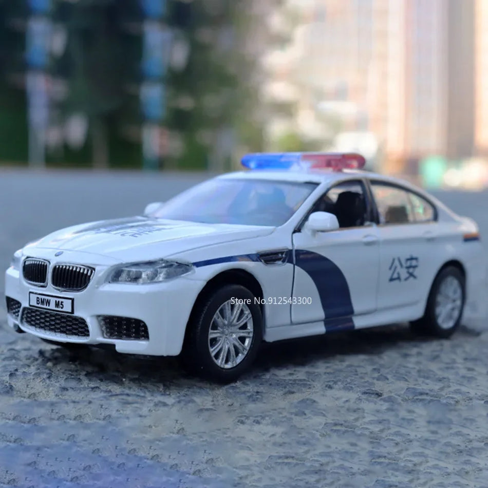 Coche de policía de aleación a escala 1:36, puertas que se abren para BMW M5.
