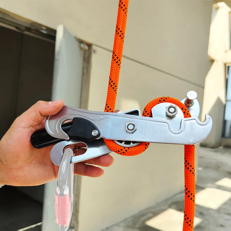 LightenUp Professional Handle-Control Abseiling Device for Rock Climbing