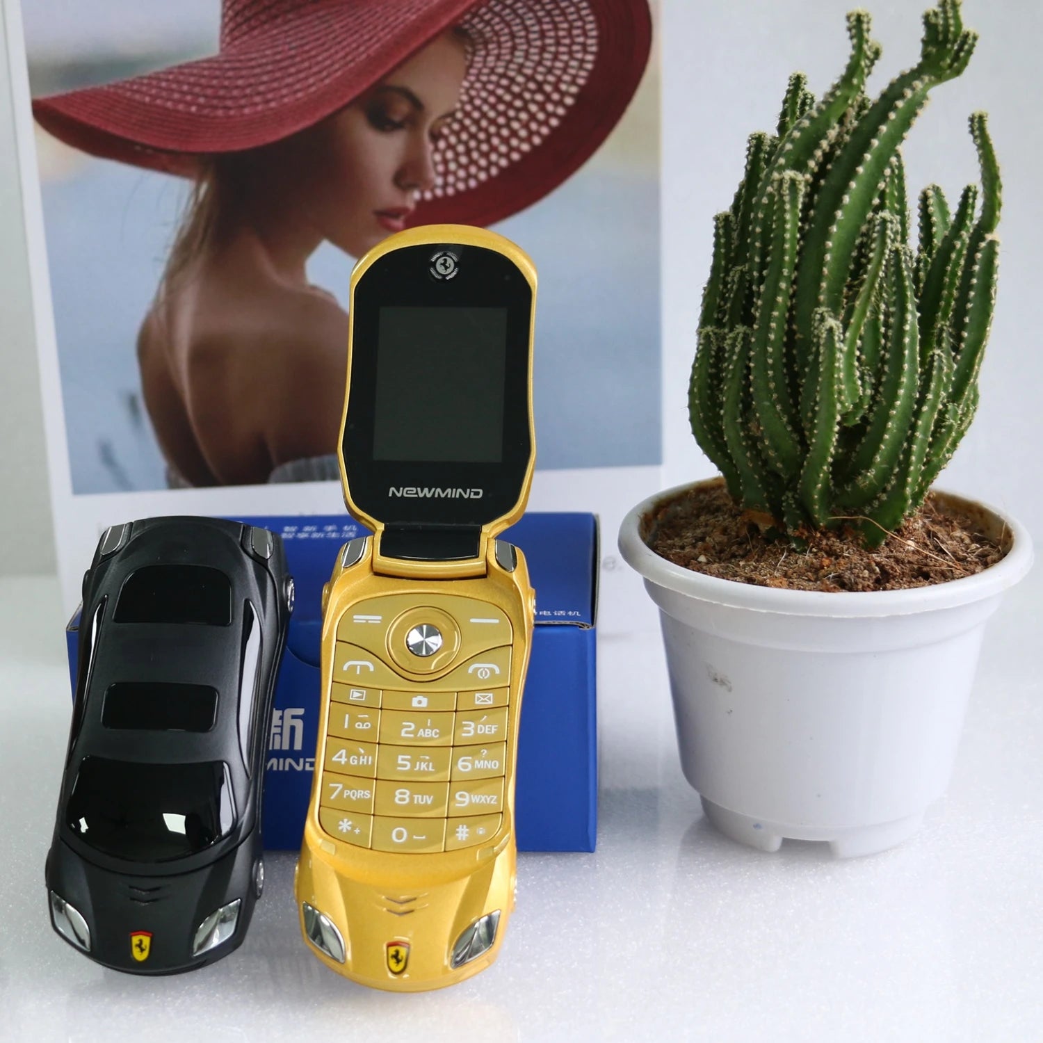 Mini Folding Kids Phone Dual SIM Toy &ndash; LED Lights Fun Gold / Standard