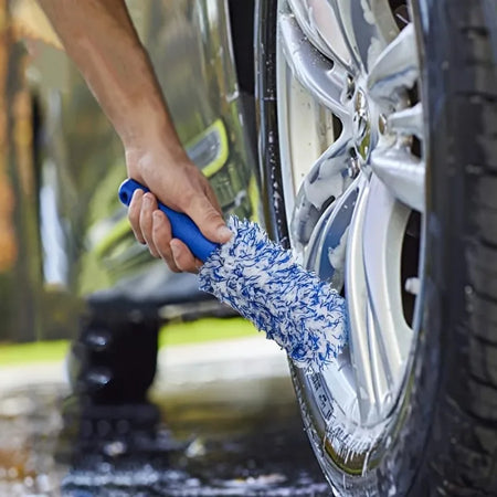 Portable Plush Car Cleaning Brush for Wheels and Rims