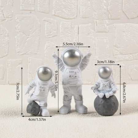 Astronaut Space Cake Toppers - Outer Space Figurines for Party Decorations style B