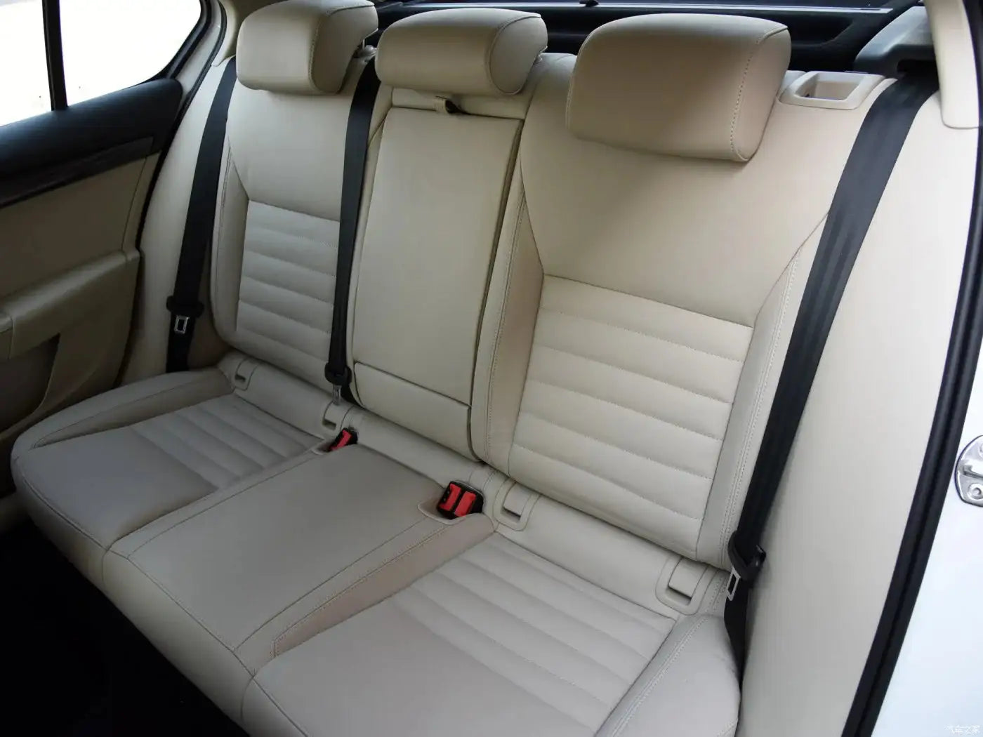 Skoda Octavia Faux Leather Custom Car Seat Covers Full Set