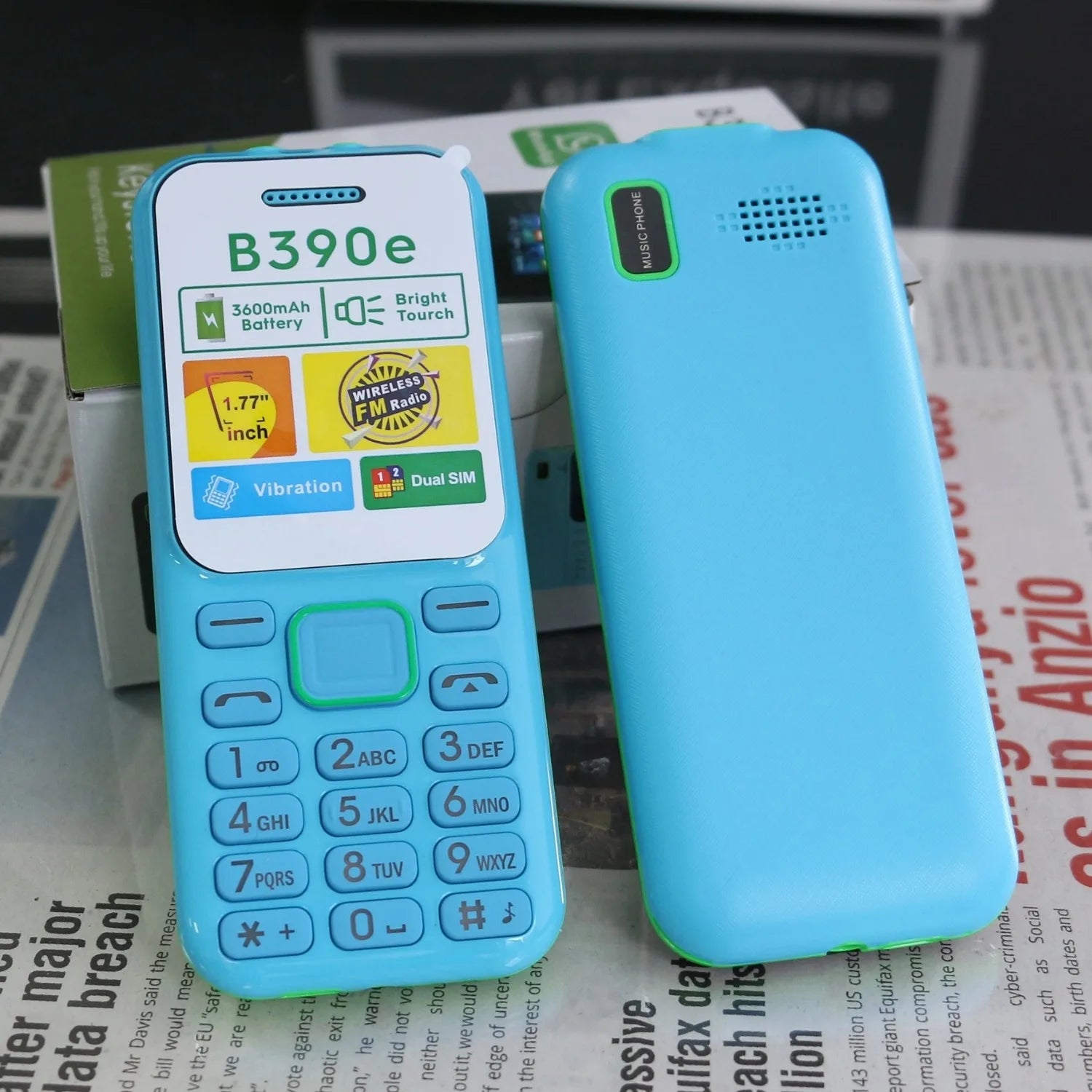 Cheap 2G GSM Senior Mobile Phone &ndash; Long Standby Battery Light Blue / add 16G TF card