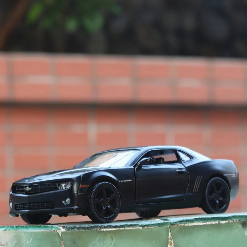 Alloy Diecast Car Model for Chevrolet Camaro with Opening Doors