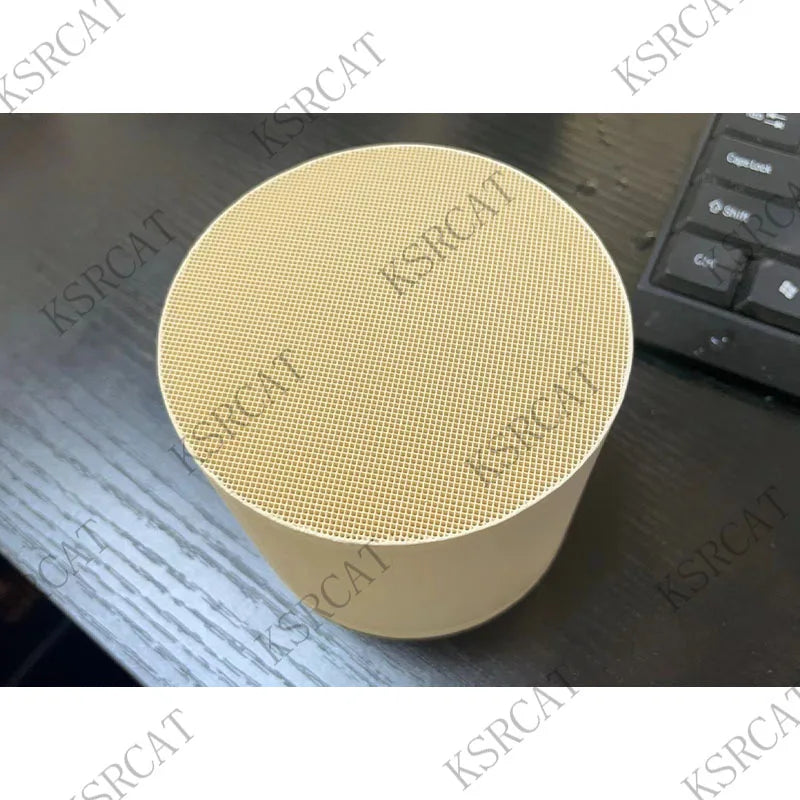Convertitore Catalitico a Tre Vie con Supporto Ceramico per Scarico Universale 80X80mm