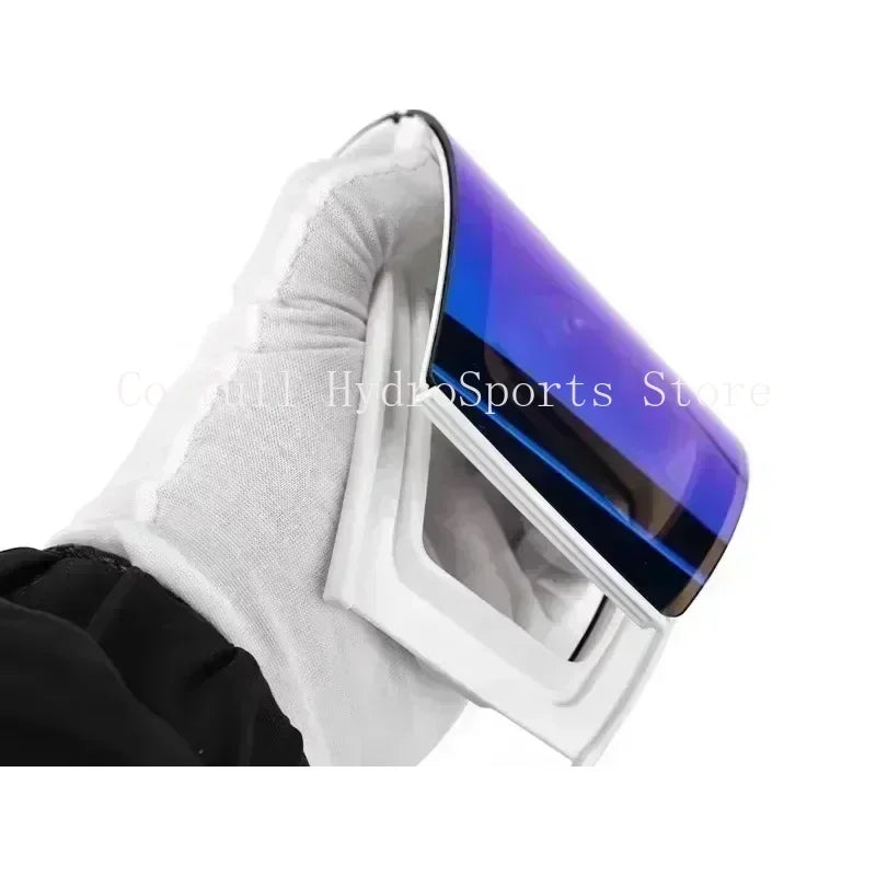 Electrically Heated Ski Goggles &ndash; Magnetic Gradient Lens