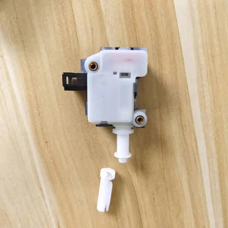 Rear Tailgate Lock Actuator Motor for VW T5 Transporter Sharan 3B5827061C by InterCyprus Trading Ltd